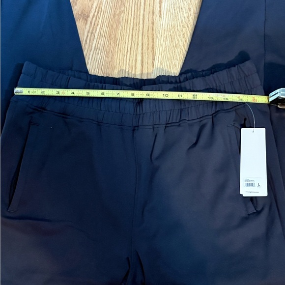 Yogalicious Navy Activewear Pants with Branded Tags - Picture 2 of 3